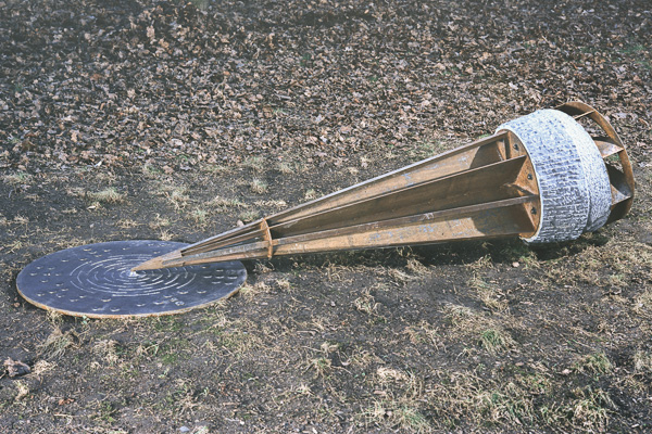 Stirb und Werde, Objekt, Otto Berndt Steffen, 2000, Stahl